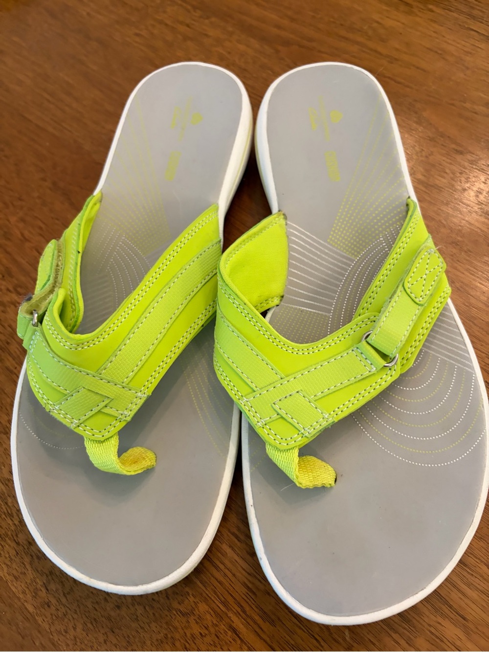 Clarks Neon Lime Green Women’s Thong Sandals